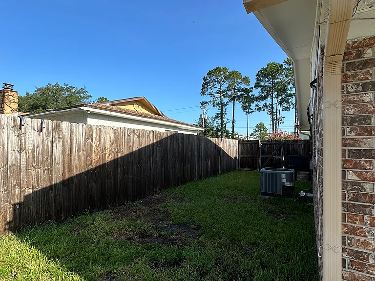1661 Bartlett Ave — Photo 30