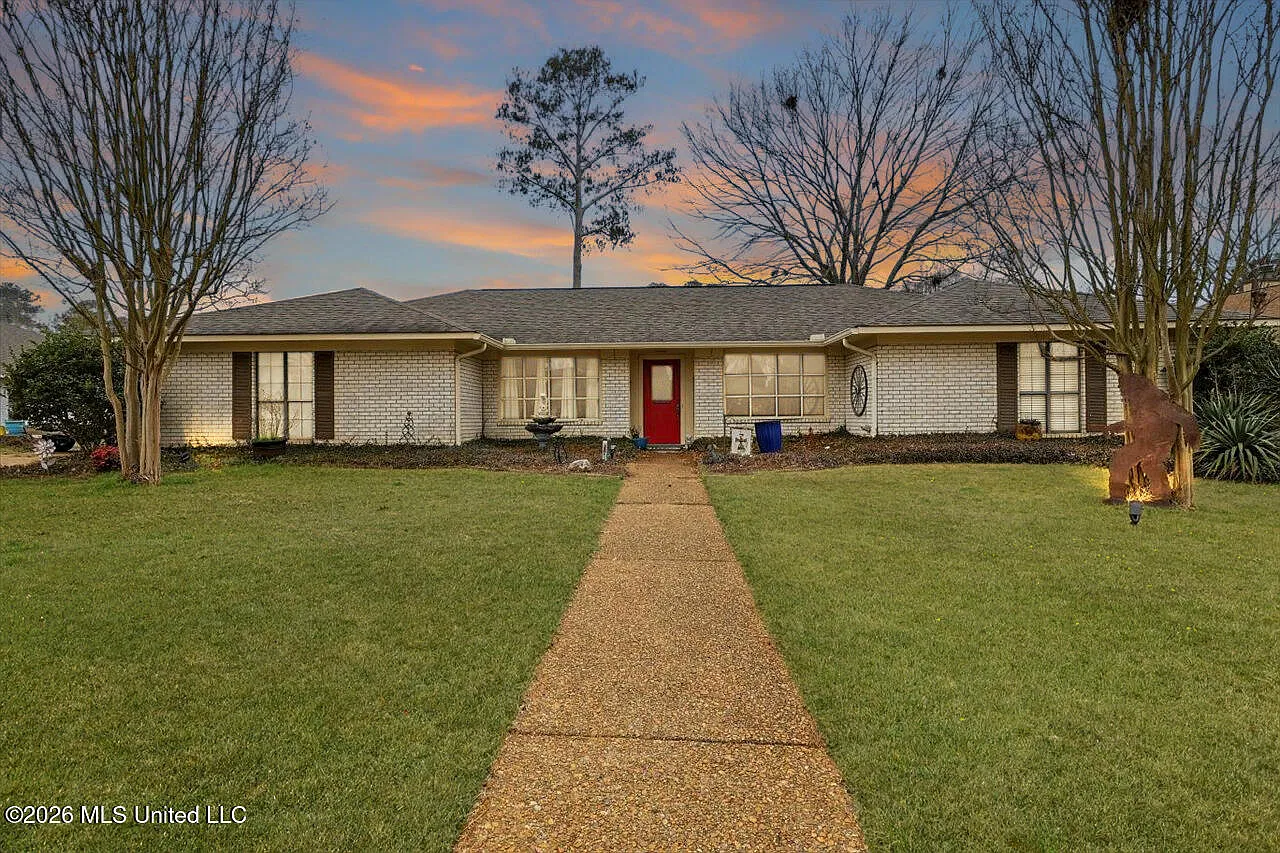 3 bed, 2.0 bath, 2150 sqft, $2,400 — Photo 1