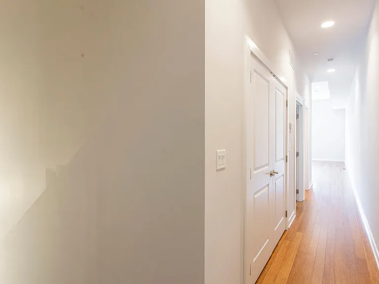 407 N 40th St — Photo 8