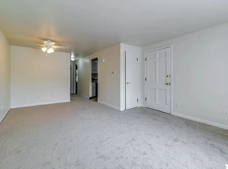Beechwood Manor Apartments — Photo 19