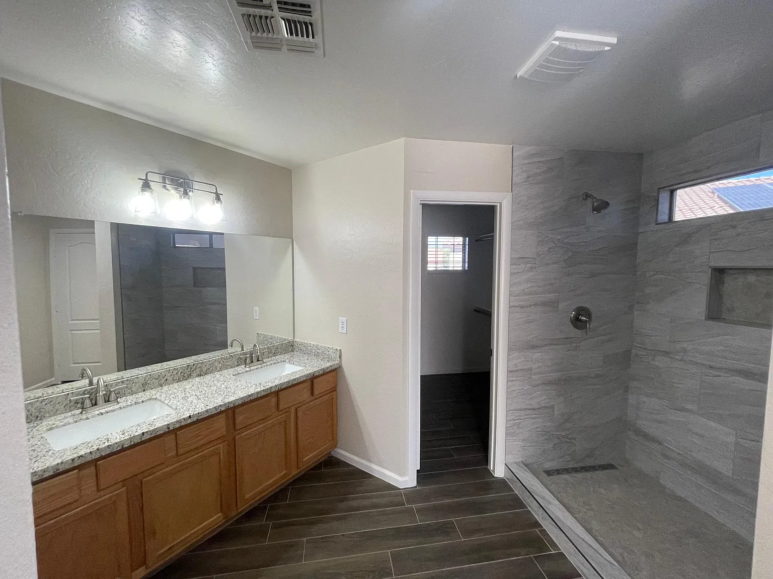 3 bed, 1721 sqft, $2,500 — Photo 4
