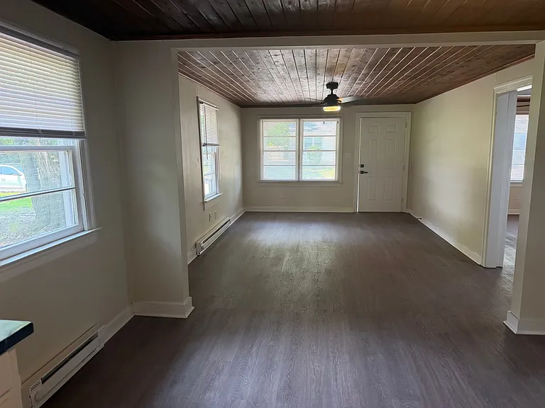 407 Lane St SE — Photo 4