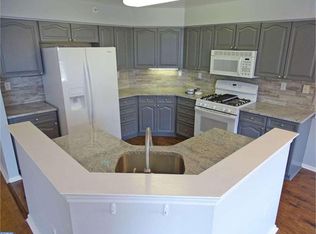202 Red Maple Ct #417, Warminster, PA 18974