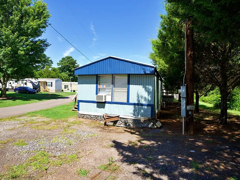 1111 Alexandria Rd SW — Photo 4