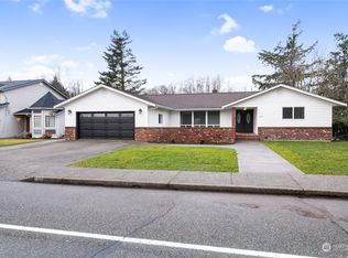 313 Edgewater Ln, Lynden, WA 98264