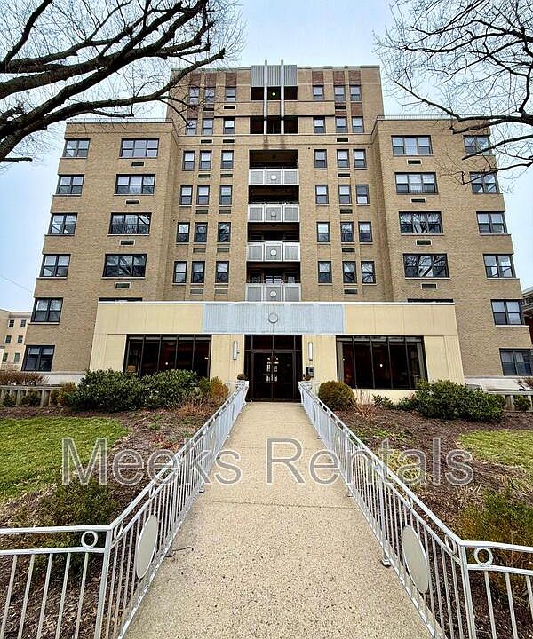1st image of 1108 Kanawha Blvd E