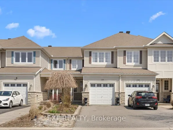 628 Pepperville Cres, Ottawa, ON K2M 0E8