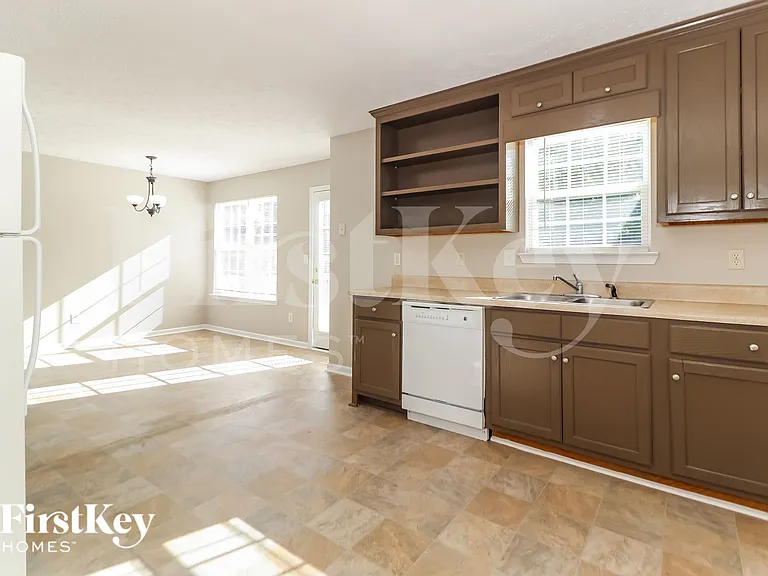 4513 Waterman Dr — Photo 8
