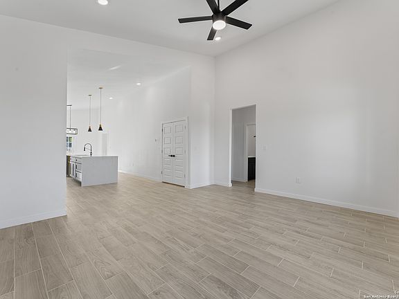 4th image of 538 LEDGEVIEW DR