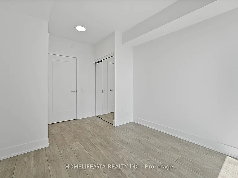 858 Dupont St #602 — Photo 32
