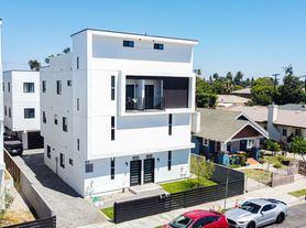 3920-3922 1/2 Brighton Ave