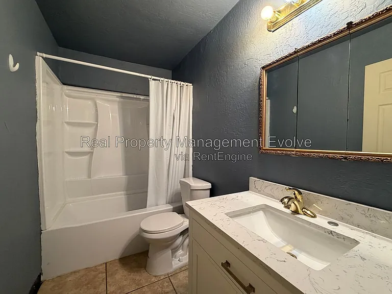 2307 W Rose Ln — Photo 19
