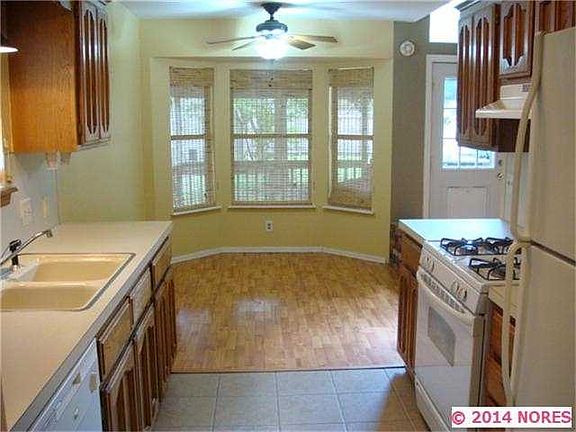 4th image of 1009 N Aster Ave