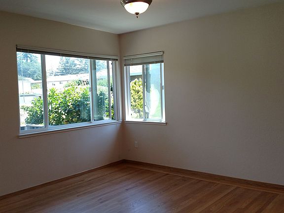 2nd image of 936 Alice Ln