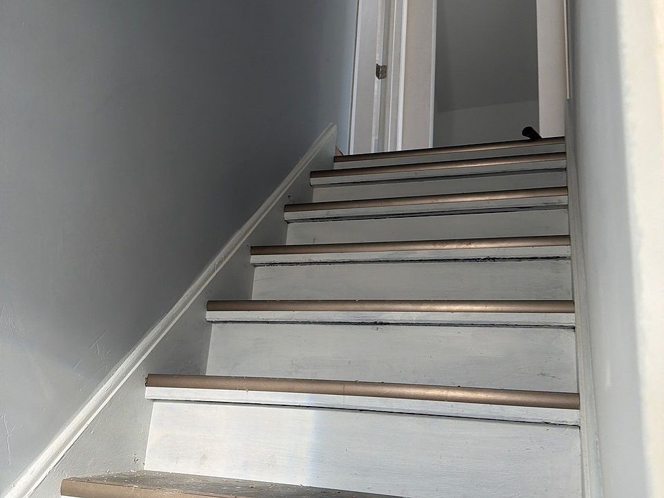 2nd image of 10337 S Crandon Ave
