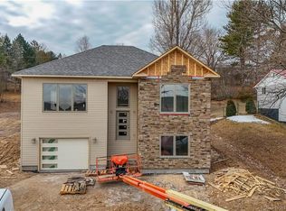 16 Mayflower St, Fredericton, NB E3C1L5