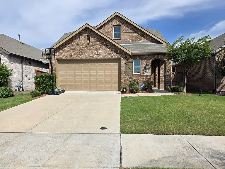 3915 Spencer Ln — Photo 9