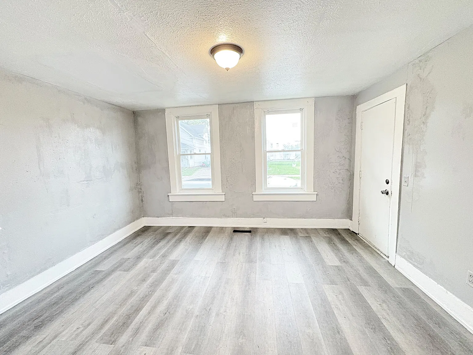 4 bed, 1286 sqft, $1,199 — Photo 2
