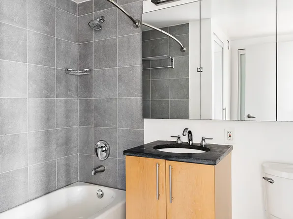 242 East 25th Street image 6 of 9