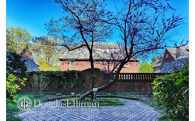 Sold by Douglas Elliman | media 38