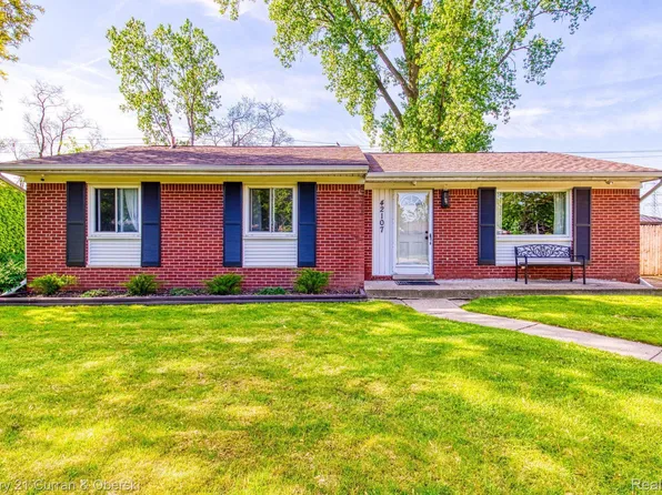 42107 Lincoln St, Van Buren Township, MI 48111