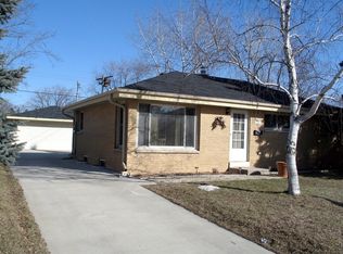 N89W15332 Cleveland Ave, Menomonee Falls, WI 53051