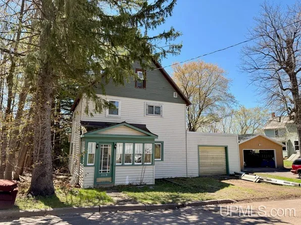 1116 Sigsbee St, Hancock, MI 49930