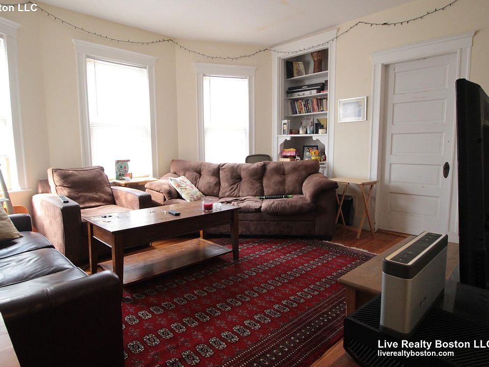 2nd image of 505 Washington St APT 2F