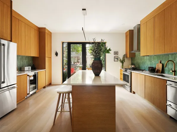 952a Greene Avenue image 5 of 28