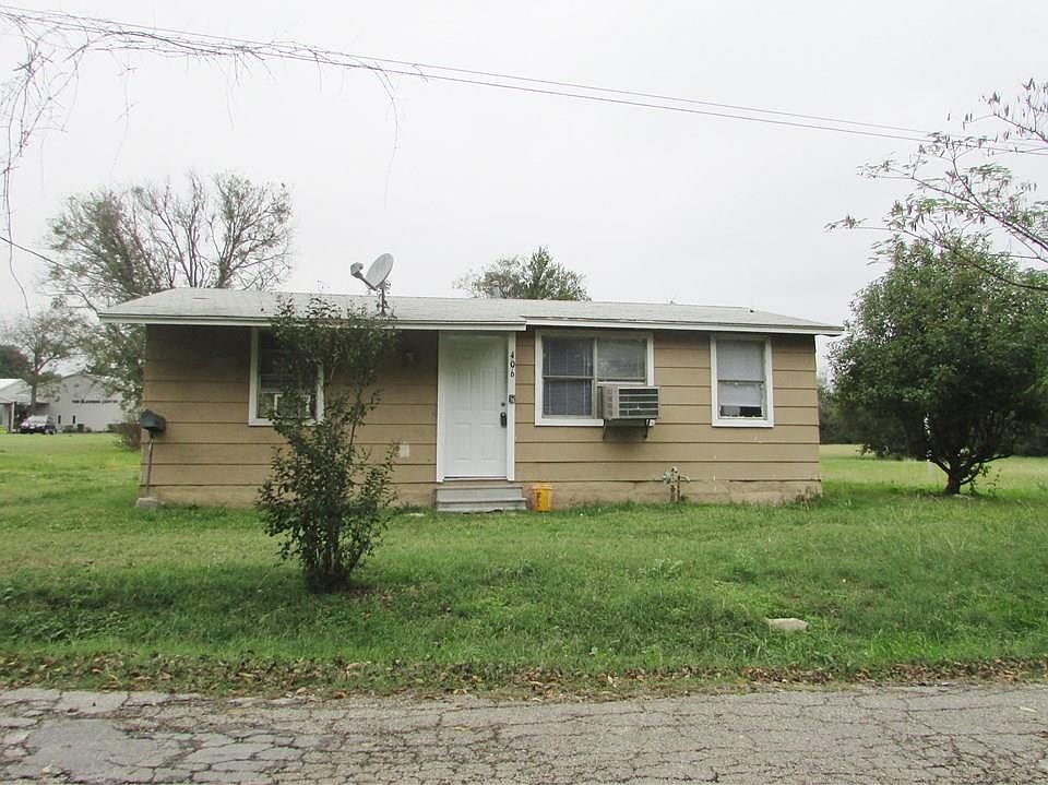 1st image of 406 E Lake St