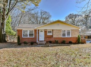 4733 Ridgeley Dr, Charlotte, NC 28208