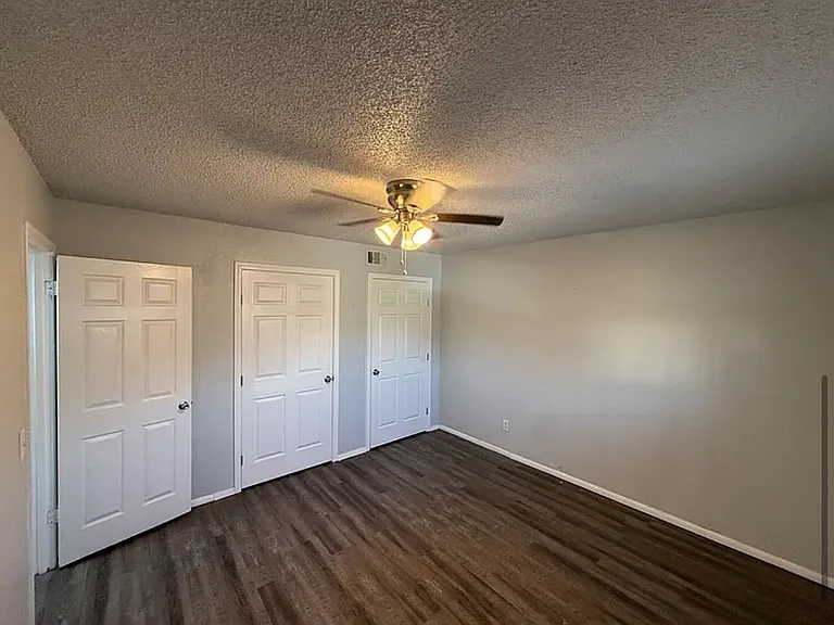 Port 50 Apartments — Photo 5