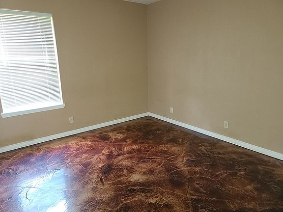 3rd image of 3218 Canyon Creek Dr