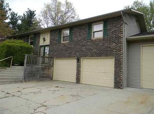 26927 Carriage Ct, Elkhart, IN 46514