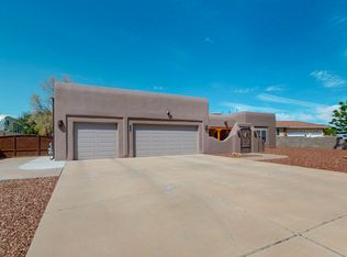 1141 Mesa Ridge Dr SW, Los Lunas, NM 87031