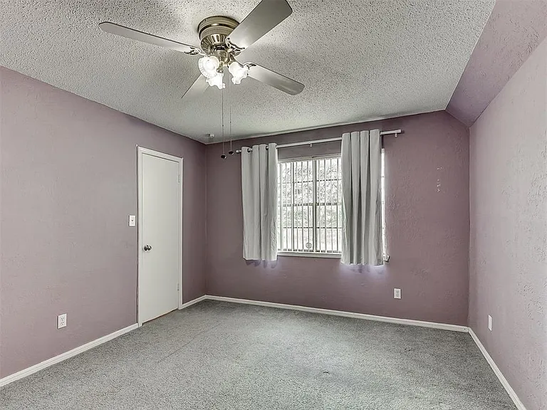 1703 E Lindsey St — Photo 27