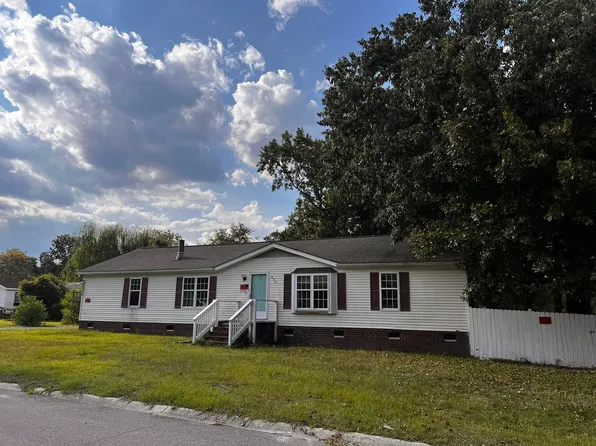 426 Treeline Dr, Moncks Corner, SC 29461