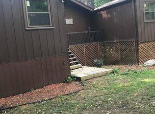 18 Edgewood Dr, Perrysville, OH 44864