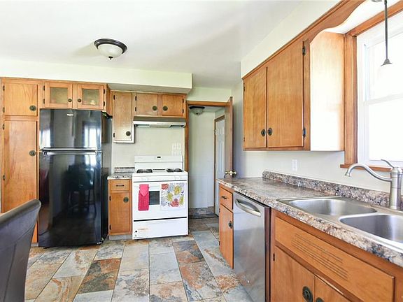 2nd image of 138 S Glenellen Ave