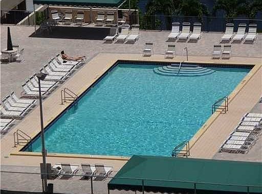2nd image of 18051 Biscayne Blvd #5021