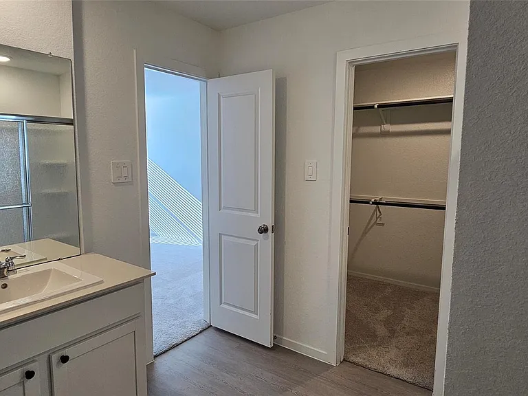 722 Falling Cave Dr — Photo 17