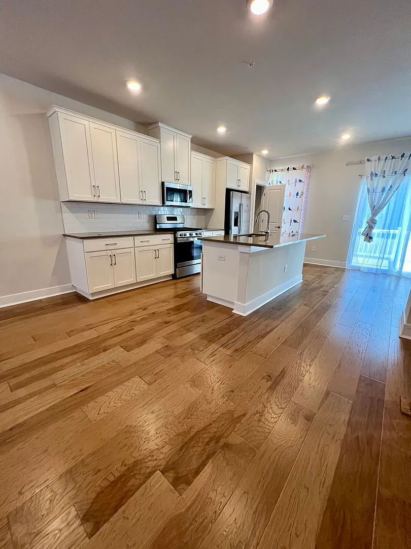 Luxurious 3-Bed Townhome in Spring City with One-Car Garage! Available December 1st! — Photo 4