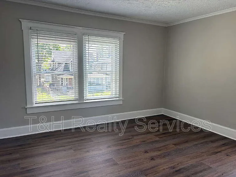 3130 N Park Ave — Photo 13