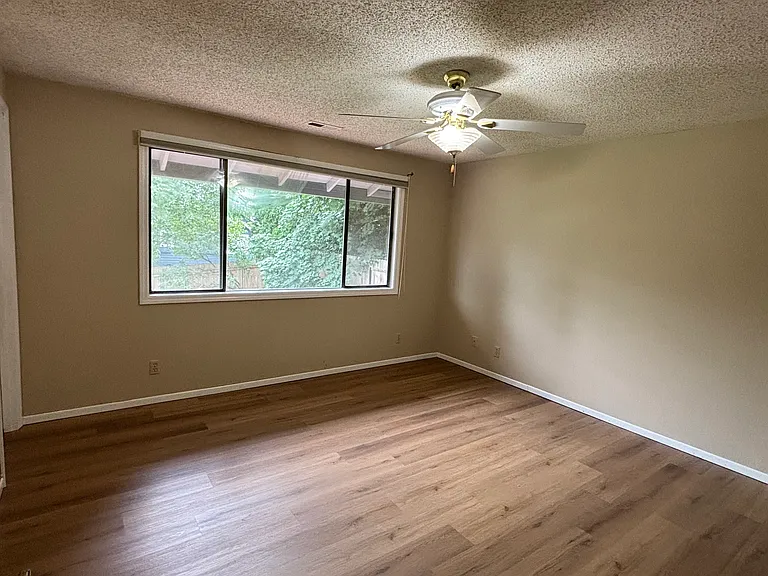 3144 NW Kent St — Photo 15