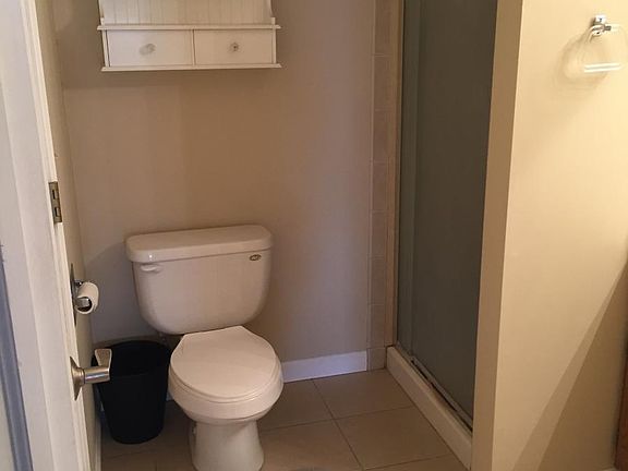3rd image of 689 Fieldcrest Dr