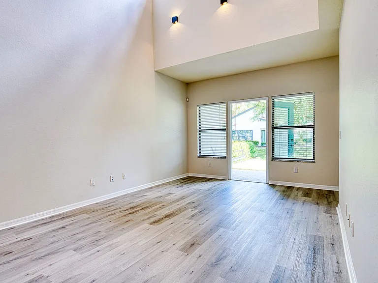 4125 SW 31st St — Photo 44