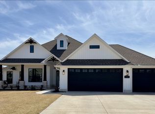 1703 Crump St, Pea Ridge, AR 72751