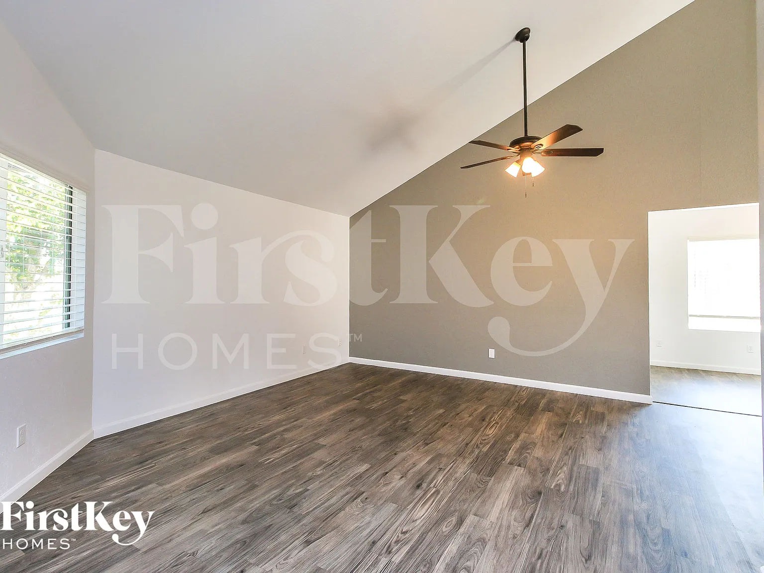 3 bed, 2.0 bath, 1385 sqft, $1,955 — Photo 3