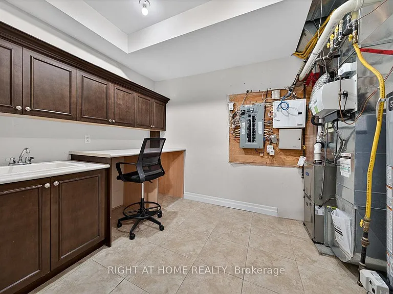 91B Evans Ave — Photo 46