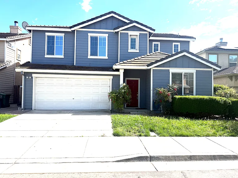 388 Burlington Dr — Photo 1